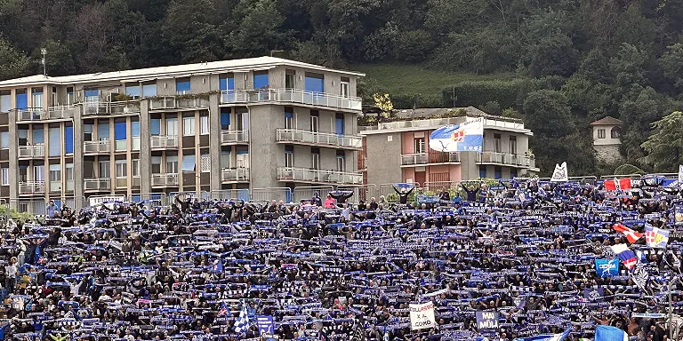 训练场上的理疗与恢复环节(时点比内容更有信息量)